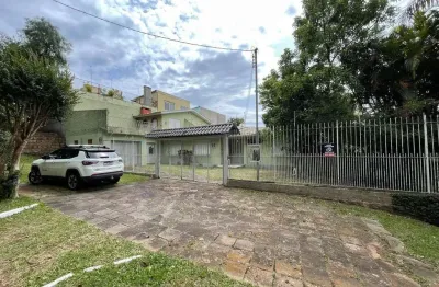 Casa 03 dormitórios,  287m² privativos bairro santa tereza!