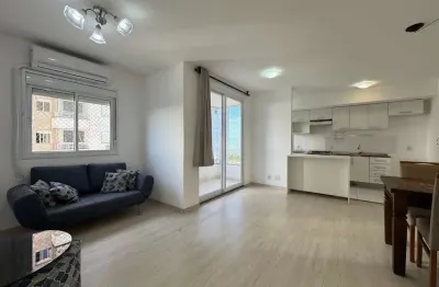 Apartamento de 2 quartos, 1 suíte, elevador e 1 vaga no bairro Humaitá.