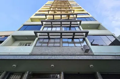 Apartamento 2 dormitórios de frente com vista e elevador no moinhos de vento