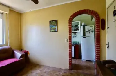 Apartamento de 2 dormitórios Segundo andar Bairro Camaqua em Porto Alegre