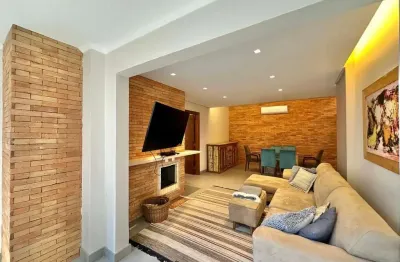 Excelente cobertura a venda semi mobiliada no bairro Higienópolis.