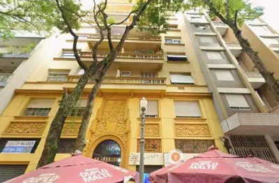 Apartamento de 3 dormitórios, 2 banheiros no Centro Histórico.