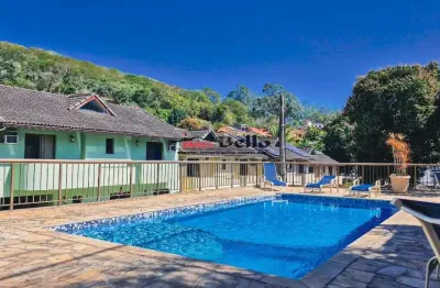 Casa em condomínio na freguesia jacarepaguá - 3 quartos, 3 suítes, 2 salas, 5 banheiros, 2 vagas de garagem - mansões do paraíso