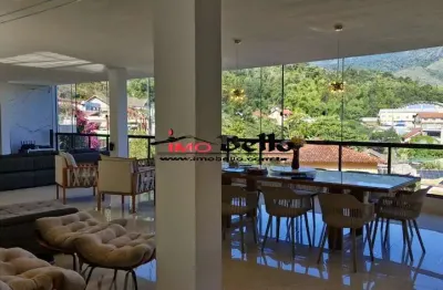 Imponente mansão em condomínio na freguesia jacarepaguá, rio de janeiro - 5 quartos, 5 suítes, 3 salas, 7 banheiros, 4 vagas, 600 m².