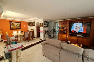 Casa duplex com piscina e churrasqueira próxima a 3 rios na freguesia