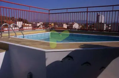 Cobertura duplex com 4 quartos (sendo 2 suítes) no centro
