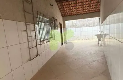 Casa com 2 quartos à venda na Rua Nazareno, Granja dos Cavaleiros, Macaé