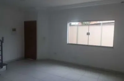 Linda sobrado em condomínio na região da vila paranaguá muito bem localizado
