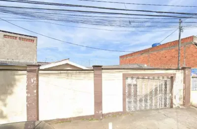 Casa térrea na região de itaquera com 3 dormitórios e 2 vagas