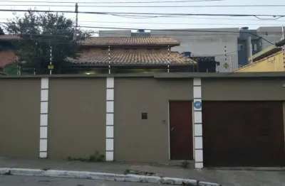 Sobrado com 3 dormitorios e 1 suite na região da penha.