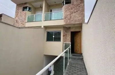 Lindo sobrado na região do pratiarca com 3 dorm muito bem localizado