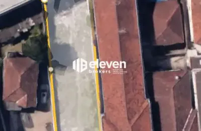 Oportunidade Estratégica: Terreno com Alto Potencial no Coração de São Vicente