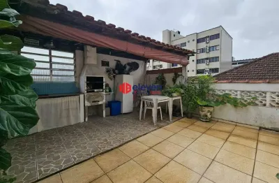 Sobrado duplex para retrofit com 4 dormitórios e área de lazer no andar superior – em santos