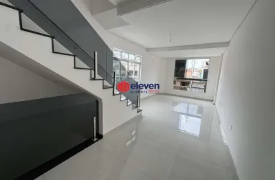 Magnífica sobreposta alta recém construída à venda no bairro do embaré em santos.