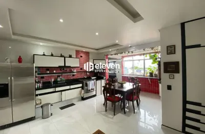 Imóvel totalmente reformado com 2 dormitórios no boqueirão!