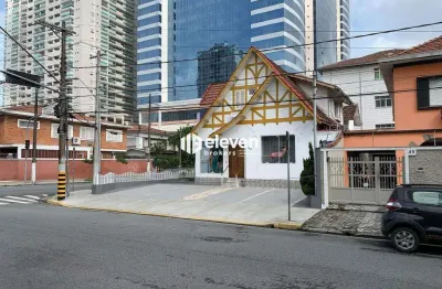 Casa estilo europeu na aparecida — a 1 quadra do praiamar e 2 da praia | 256m² | 3 vagas | versátil e comercial