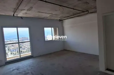 Sala comercial para alugar na Rua Silva Jardim, Vila Mathias, Santos