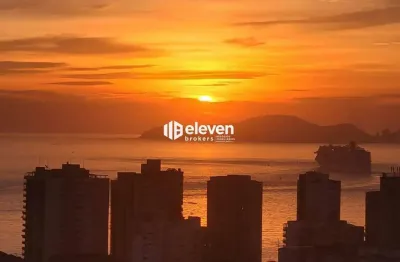 Apartamento com suíte e varanda gourmet na ponta da praia – 2 vagas fechadas!