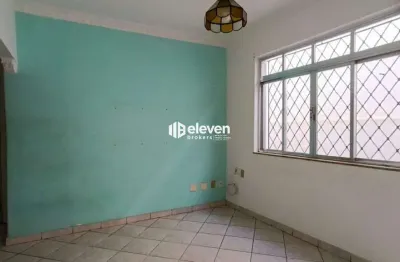 Apartamento térreo com quintal e 2 dormitórios – macuco, santos/sp