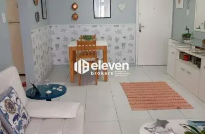 Apartamento de 01 dormitório à venda na quadra da praia do boqueirão/santos. localização privilegiada.