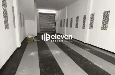 Casa de 400m² para locação em avenida movimentada em santos.