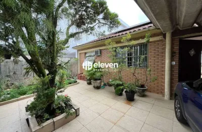 Casa Térrea de 3 Dormitórios com 2 Demi Suíte na Ponta da Praia