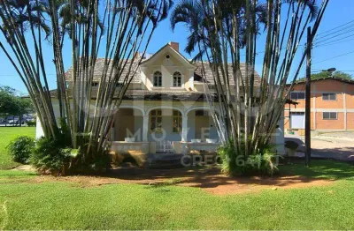 Oportunidade única! terreno com galpão e casa típica enxaimel