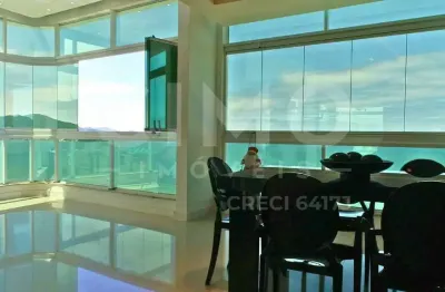 Cobertura na beira-mar de itapema com 3 suítes e 260m² privativos