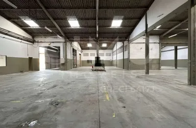 Galpão 1.100m² para alugar em blumenau, itoupavazinha, com pátio amplo