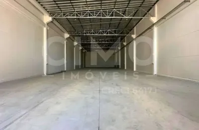 Galpão para locação em itapema com 6m de pé direito e energia trifásica