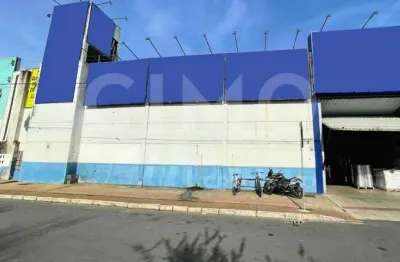Galpão de 550m² com mezanino para locação em balneário camboriú