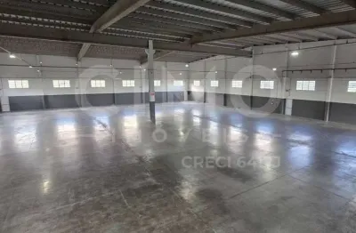 Galpão de 2.000 m² para locação em indaial/sc com doca e pátio amplo