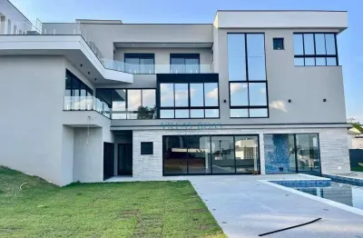 Casa de alto padrão à venda em condomínio exclusivo com 4 suítes com varanda e closet!!!