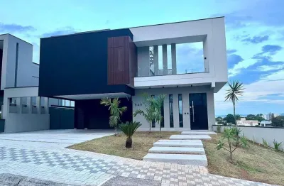 Casa de alto padrão à venda em condomínio exclusivo com 4 suítes com varanda e closet!!!