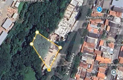 Excelente terreno à venda no parque industrial, com 1.906 m² de área total e documentação totalmente regularizada.