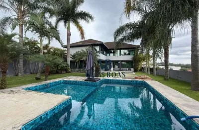 Excelente Casa de Alto Padrão com Piscina e Área Externa Completa