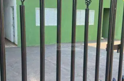 Casa bem localizada região do cpa iii  proximo do mercado vora, farmacia e ponto de onibus a 200 metros  imovel possui 3 quartos , 2 banheiros , sala,