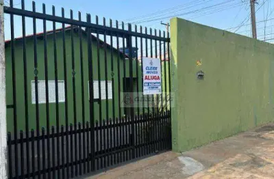 Casa bem localizada região do cpa iii  proximo do mercado vora, farmacia e ponto de onibus a 200 metros  imovel possui 3 quartos , 2 banheiros , sala,