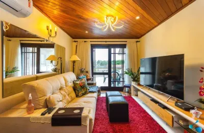 Casa com 6 quartos à venda na rua caeté, 600, vila assunção, porto alegre por r$ 1.800.000