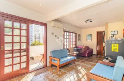 Cobertura com 3 quartos à venda na rua bezerra de menezes, 406, passo da areia, porto alegre por r$ 788.000