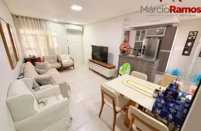 Imóvel de alto padrão na lagoa redonda: casa com 3 quartos, 2 suítes, 2 banheiros, 3 vagas de garagem e 110,31 m² de área.