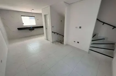 Casa de condominio com fino acabamento e 2 dormitórios a venda em praia grande!