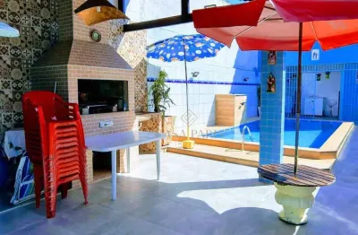 Casa reformada com piscina e 2 quartos à venda na praia grande, aceita financiamento bancário!