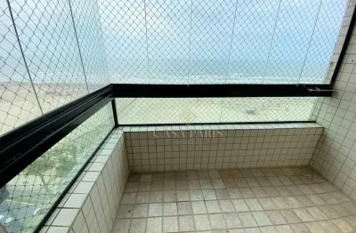Apartamento de 2 quartos frente mar com sacada e piscina à venda na praia grande.