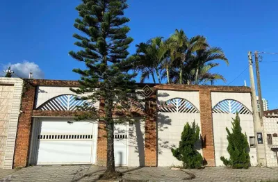 Casa com piscina e 3 dormitórios à venda, 275 m² por r$ 1.900.000 - solemar - praia grande/sp