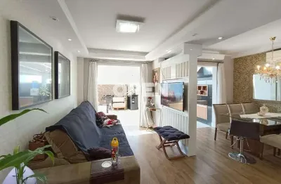 Sobrado 3 dormitórios, suíte, sótão e pátio em condomínio fechado – moinhos de vento, canoas