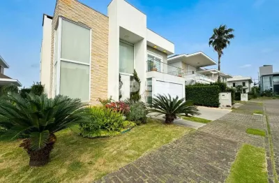 Casa mobiliada com design sofisticado e completa área de lazer