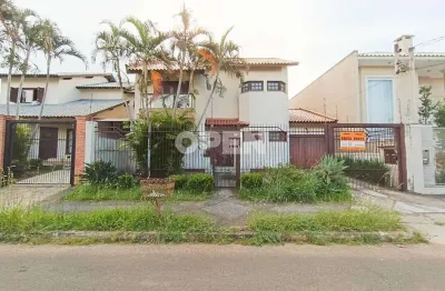 Casa semi mobiliada com 3 dormitórios (1 suíte), sacada e espaço gourmet