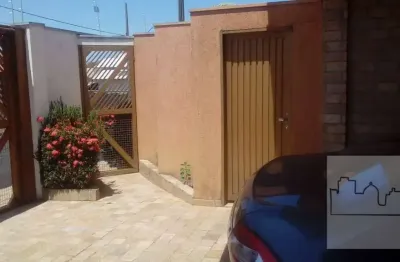Casa com 3 quartos à venda na Avenida Professor José Clozel, Centro, Araraquara