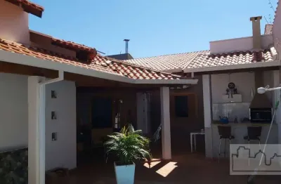 Casa com 3 quartos à venda na Avenida Jandyr Borsari, Residencial Cambuy, Araraquara